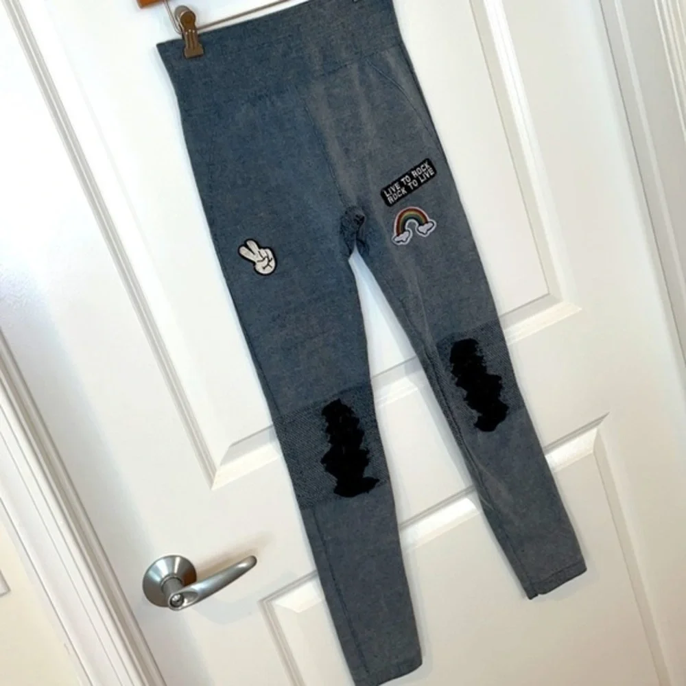 MAZE COLLECTION | Gray Rock & Roll Theme Leggings, Junior Size S/M.